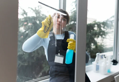 Nettoyage de vitres intérieures et extérieures à Aubergenville